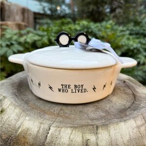 ⚡️ Rae Dunn x Harry Potter ‘The Boy Who Lived’ Brie Baker NWT